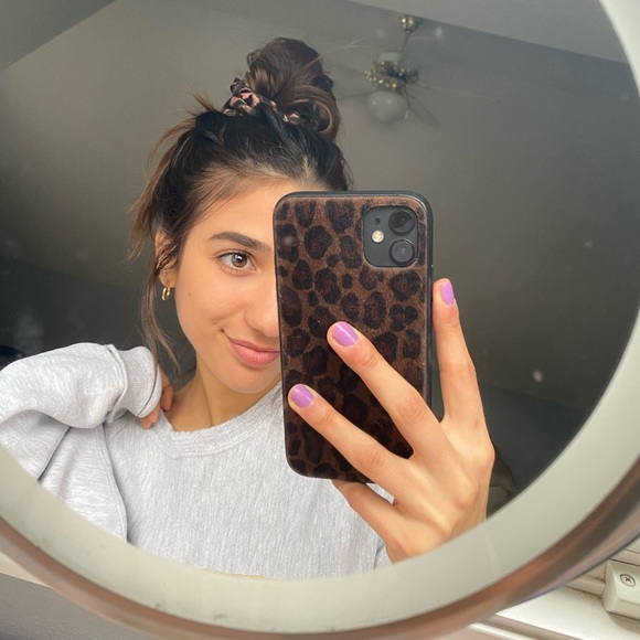 Meet your Posher, Julia - Picture 3 of 3